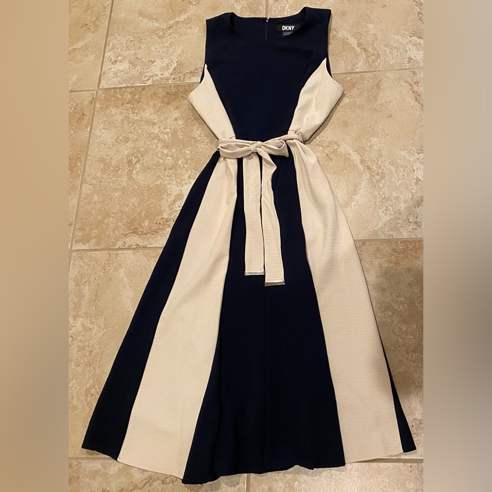 DKNY Women's Navy Blue & Cream Sleeveless Tie-Waist A-Line Midi Dress (Size 12) - Picture 3 of 14